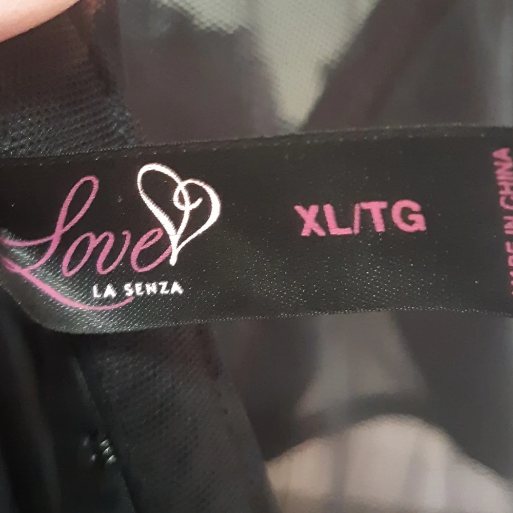 XL (SIZE 34 D)La SENZA Gothiccore Intimate Black Lace Bralette Top - Picture 3 of 3
